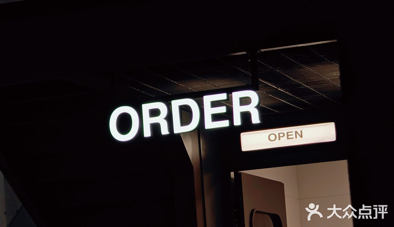 佛山探店｜很适合出片的暗黑酷咖啡店📷