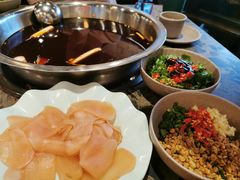 -肖肖酸萝卜鱼火锅(总店)