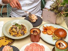 -潮一不贰·法式甜品·生日蛋糕·西式简餐(外滩店)