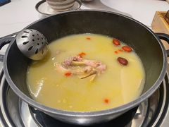 -汤宴·参须肚包鸡(南京路店)