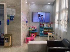 -茂菊口腔连锁(浦东南路店)