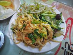 -荣吉招牌自助骨头锅(顾乡店)
