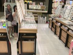 -美式眼镜·授权蔡司.依视路.尼康.豪雅.明月(人民广场店)