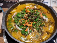 -山城外·非遗酸菜鱼(新都汇融店)