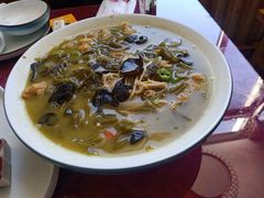 酸汤小酥肉-依江春水烤鸭店