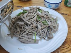 -溢心园香河肉饼总店