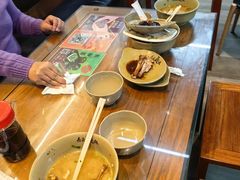 -亮亮面馆(经六路店)