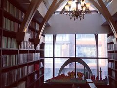 -钟书阁(松江泰晤士小镇店)