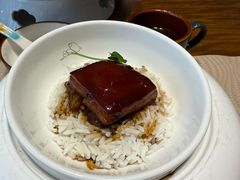 黑松露酱烧肉配泰国米饭-九福楼大酒店