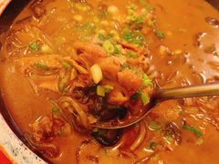 小鸡炖蘑菇-闯关东东北农家菜(崂山石老人店)