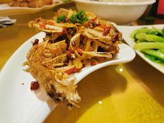 -覃记海鲜美食餐厅