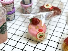 闪亮草莓奶油面包-多乐之日(和平伊势丹店)