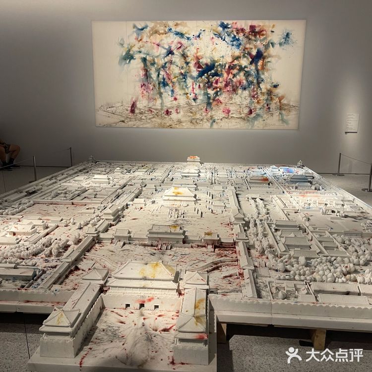 上海最好的现当代艺术馆的浦东美术馆开馆啦[加油]