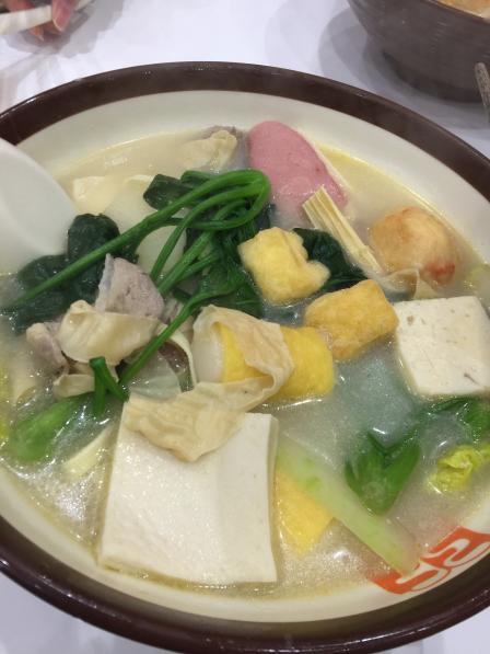 结账时和阿姨说清汤不要辣和蒜(我很讨厌麻辣烫中蒜泥的味道每次去