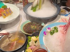 -泓炙颐凤鲜海鲜火锅料理(桐乡店)