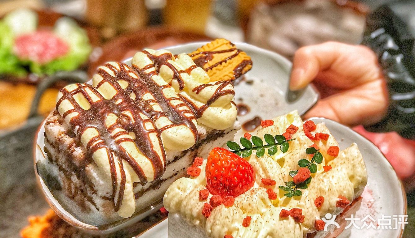 身边小伙伴都推荐的地道重庆老火锅🍧千层冰沙一整个爱住[爱心]