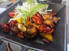 秘制精选鸡腿肉煲-喜洲吧·江畔老船厂·庭院餐厅(喜临院店)