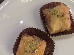 蜜糖坚果千层酥-ELI FALAFEL Lebanese&Mediterranean黎巴嫩美食(富城路店)