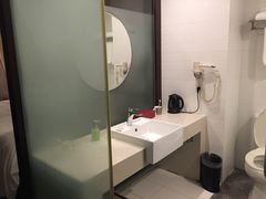 -杭州西湖艺联君亭酒店(黄龙体育中心地铁口店)