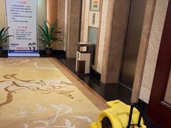 -深圳君逸国际酒店(龙岗横岗塘坑地铁站店)