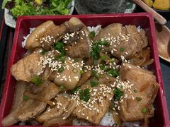 五花肉盖浇饭-角落里(中山公园店)