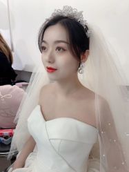 -艾米丽婚纱礼服