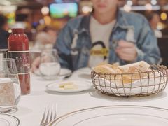 -Wolfgang’s Steakhouse 沃夫冈牛排馆(上海白玉兰广场店)