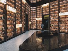 -上海虹桥中心爱琴海亚朵S酒店