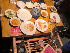 -老牌坊云南鱼豆花火锅(爱建店)