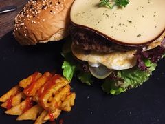 -HIGH FIVE哈福手工汉堡(桂林路店)