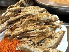 -黄利砖万峰林布依特色酸笋牛肉馆