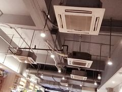 大堂-木屋烧烤(岗顶二店)