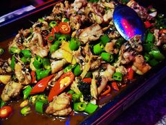 炭烧牛蛙平锅紫苏味-蘭奢雅集·江浙菜(青山江滩店)