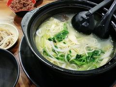 -丽虹云南过桥米线(兴工街店)