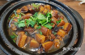 Braised Pork in Clay Pot