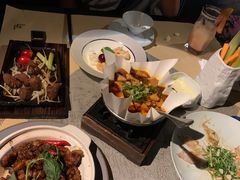 -穹六人间 people 6(岳阳路店)