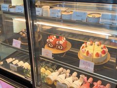 面包甜点陈列柜-岷山饭店-芝芝自助餐厅