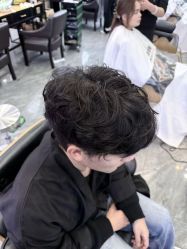 -藤野造型烫染·漂发