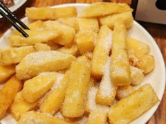 炸本地土豆糍粑-乡土特色.冷锅鱼.牦牛肉汤锅