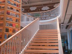 -猫的天空之城概念书店(北戴河蔚蓝海岸店)
