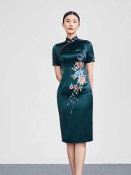 -租旗袍租礼服馆