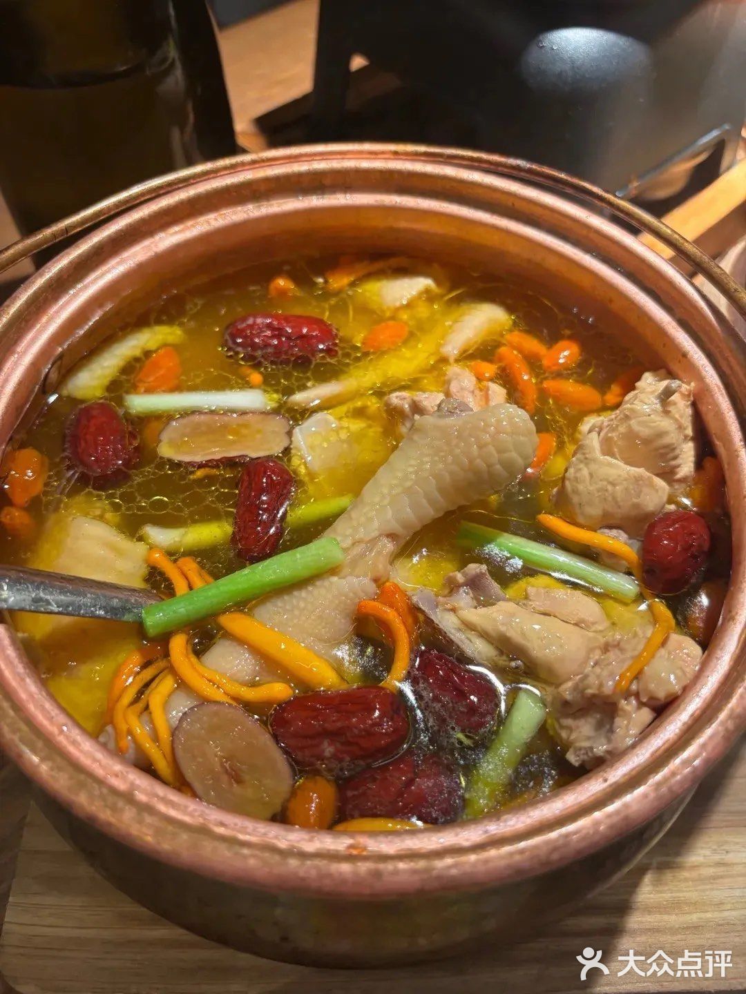 在杭州大厦吃到会冒烟的浙菜！这波摩登混搭我服