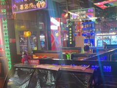 -路边边地标烧烤·川菜·小龙虾·音乐酒馆(良乡长虹店)