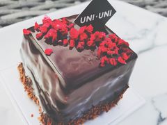 -UNI UNI(环亚凯瑟琳店)