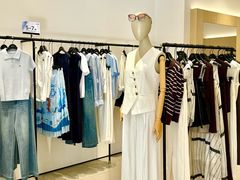 -王府井奥莱临潼小镇(临潼店)