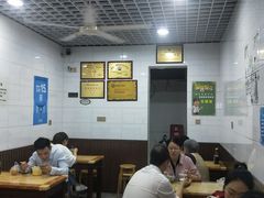 大堂-覃肥叔桂林米粉(粮道街店)