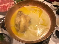 -鲜入围煮花胶鸡海鲜火锅