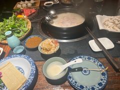 -大匠工房古船木艺术餐厅·猪肚鸡专门店(长白仙岛店)