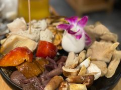 -一朵菌·野生菌探索家火锅(南亚店)