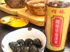 -何妹湿辣牛肉·粤式烧烤砂煲(桂雅路店)